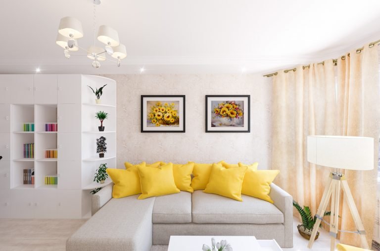 дизайн интерьера гостиной в гомеле желтые подушки картины белый шкаф с открытыми и закрытыми полками